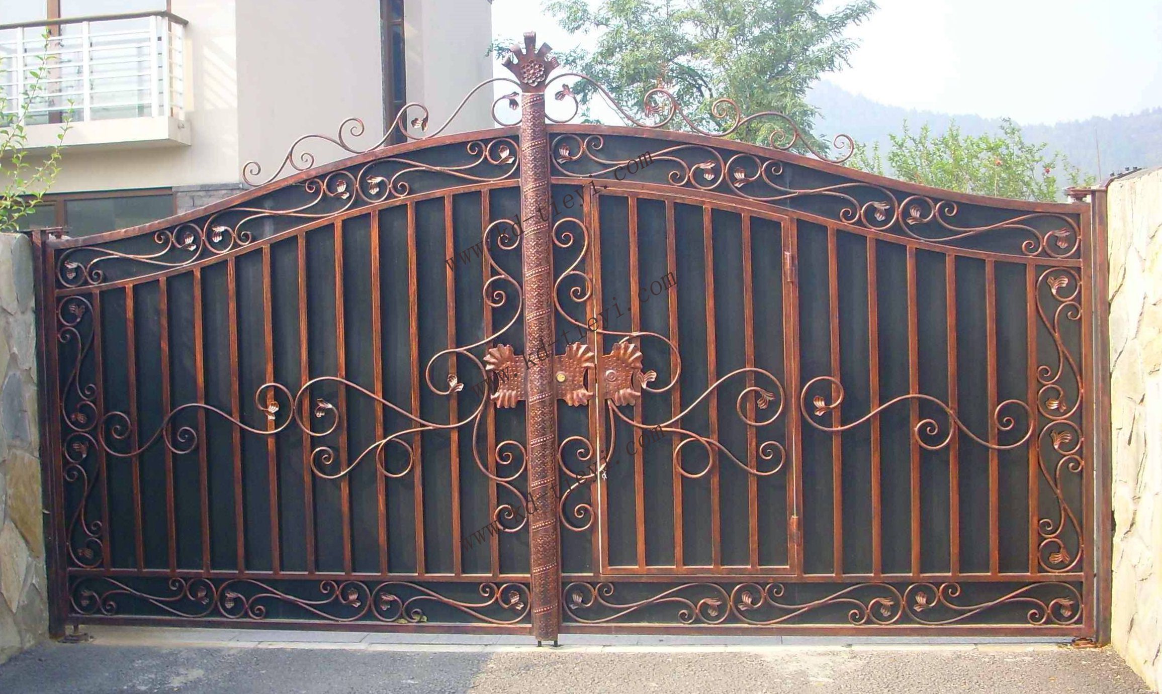 iron gate010